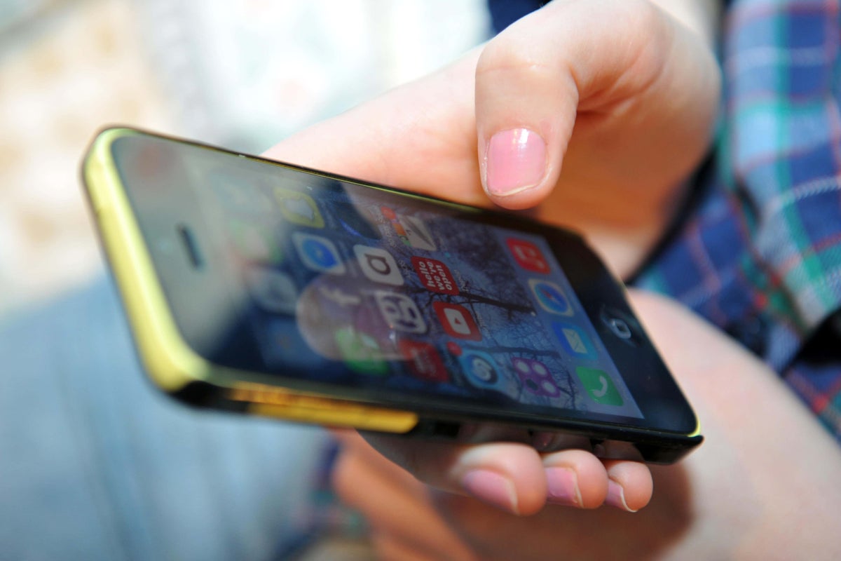 Apple asks users to verify age in new software update